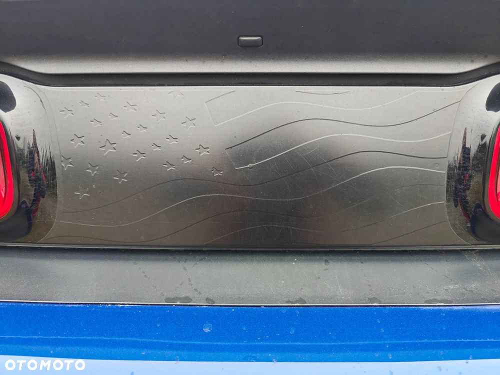 Dodge Challenger - 11