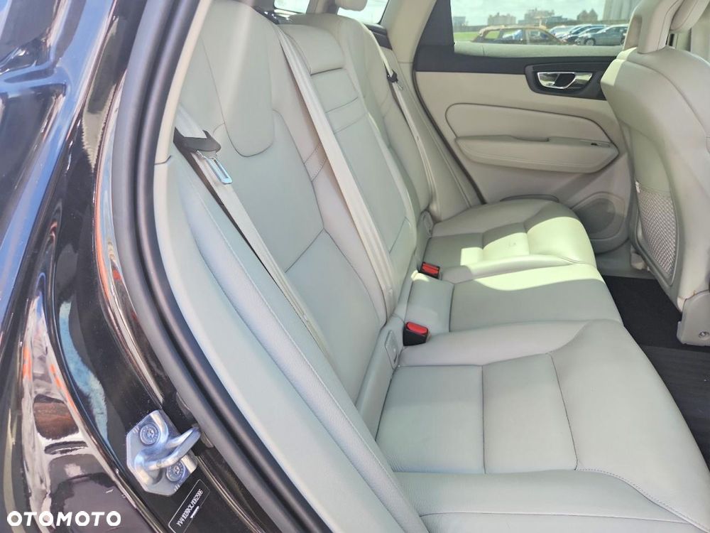 Volvo XC 60 T5 AWD Inscription - 11