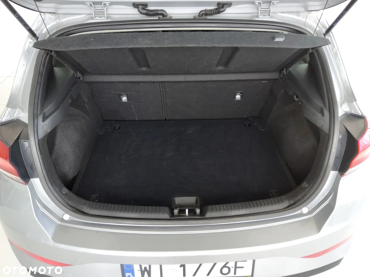 Hyundai i30 1.5 DPI Classic + - 14