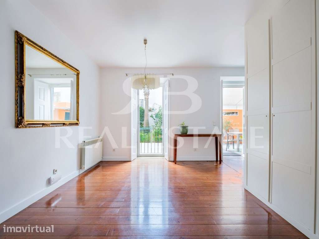T2+1 com JARDIM - Próximo do Miradouro de Santa Luzia, perto da Bai... - Grande imagem: 5/38