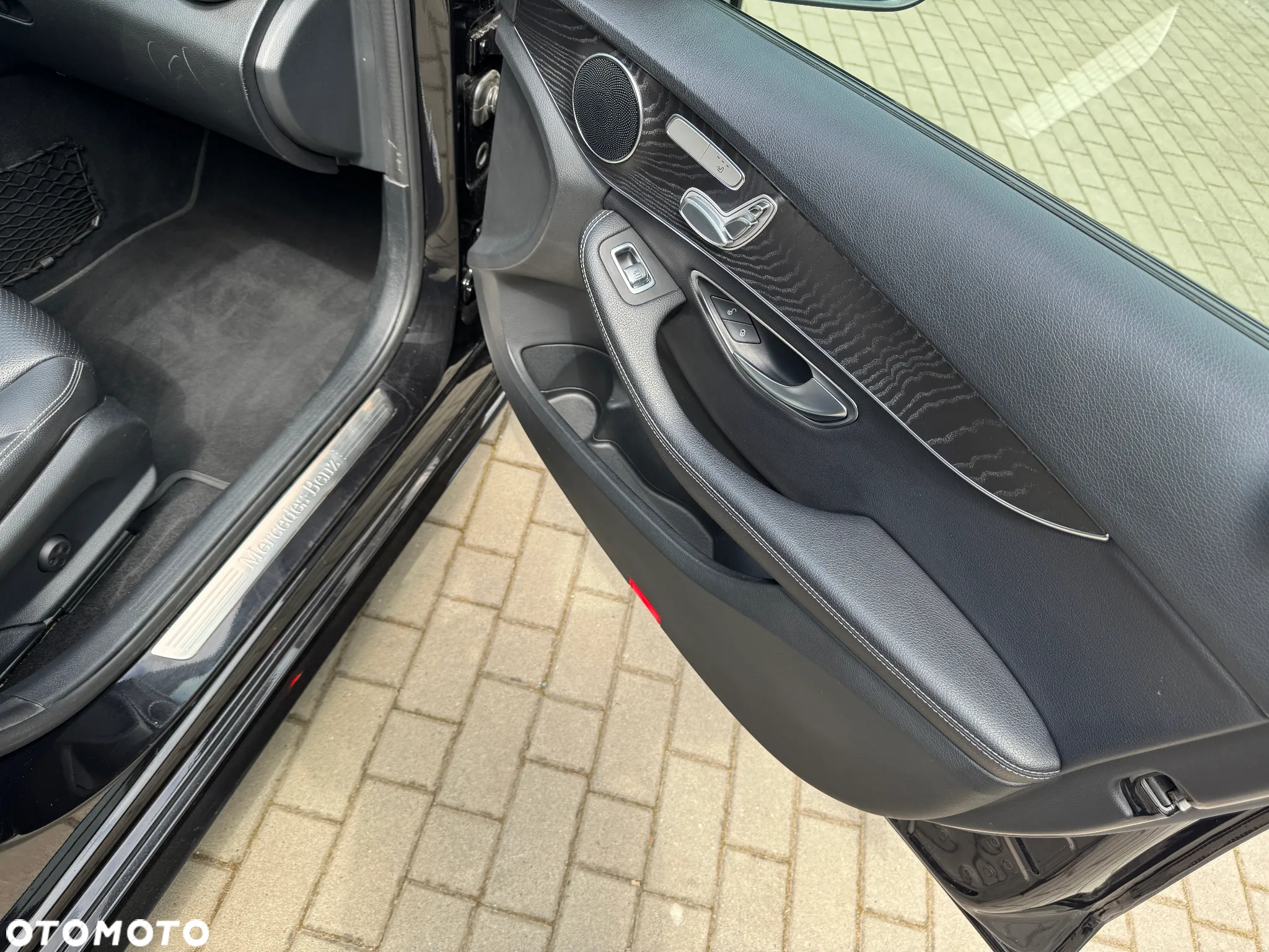 Mercedes-Benz Klasa C 300 4Matic T 9G-TRONIC - 19