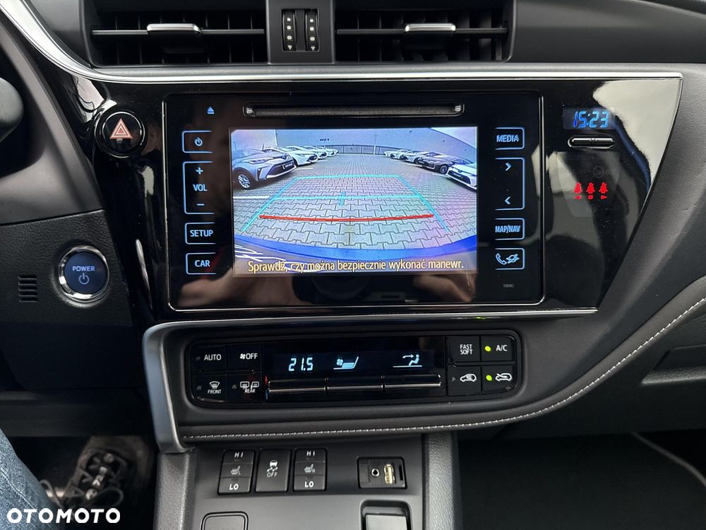 Toyota Auris Hybrid 135 Selection - 18