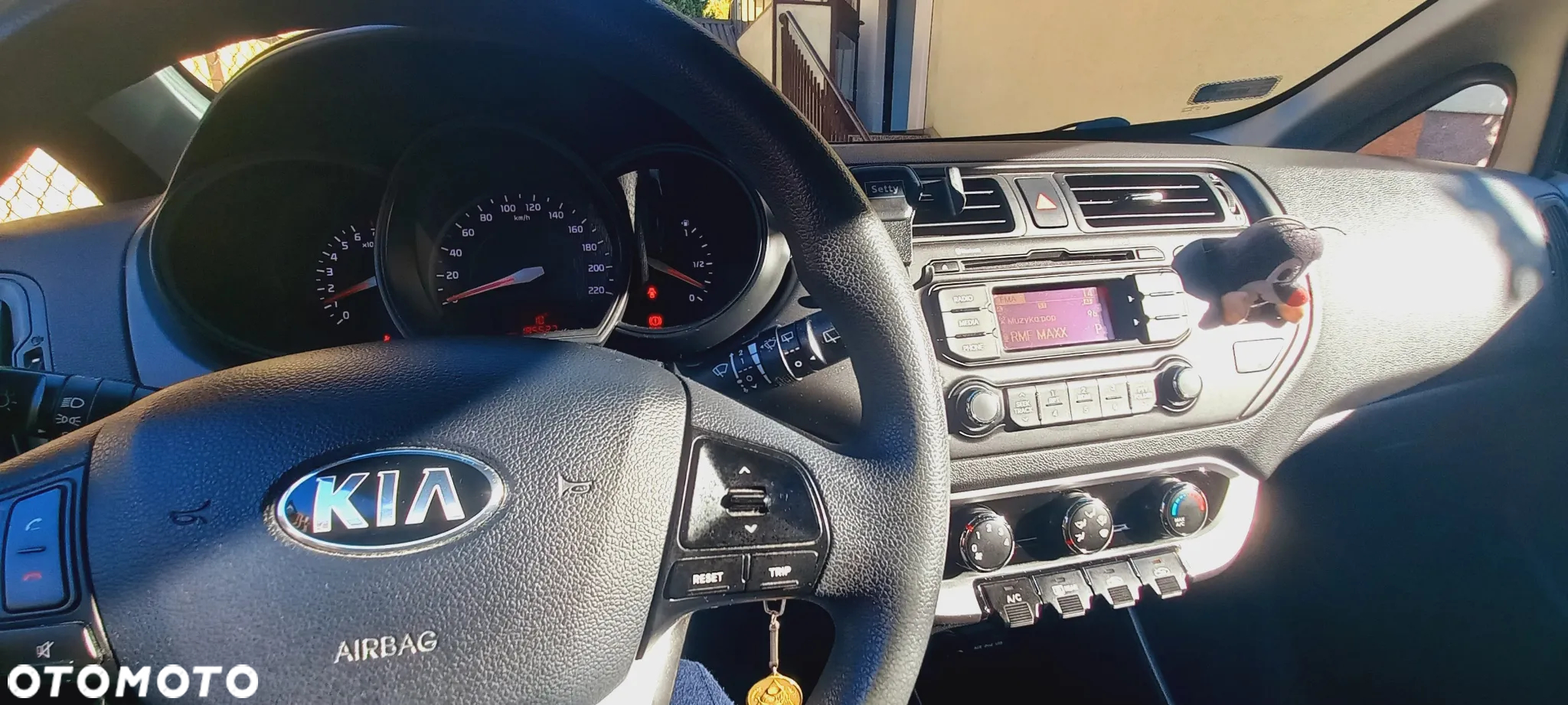 Kia Rio - 15