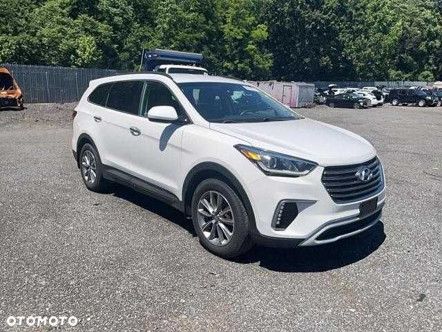 Hyundai Grand Santa Fe - 8