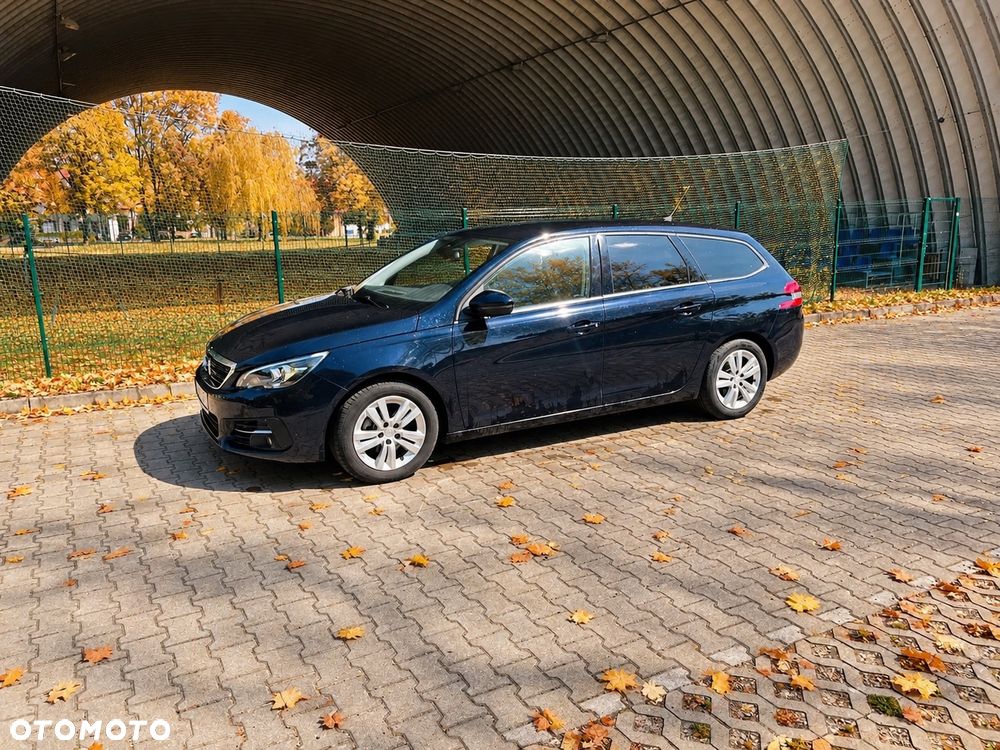 Peugeot 308 2019 photo 3