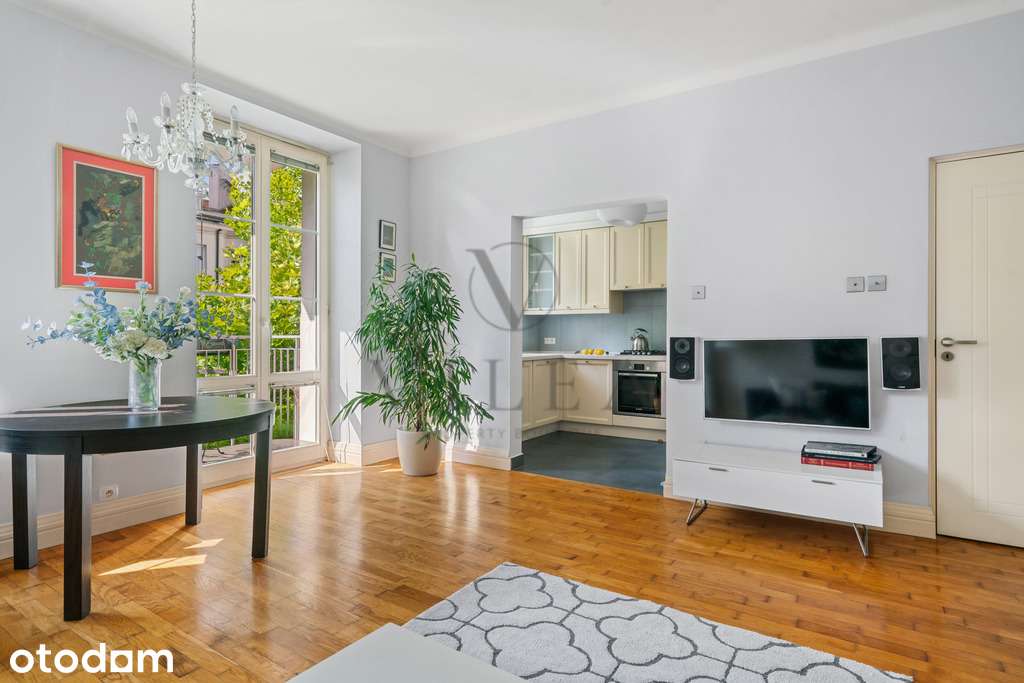 Piękny Apartament w Kamienicy przy Placu Wilsona