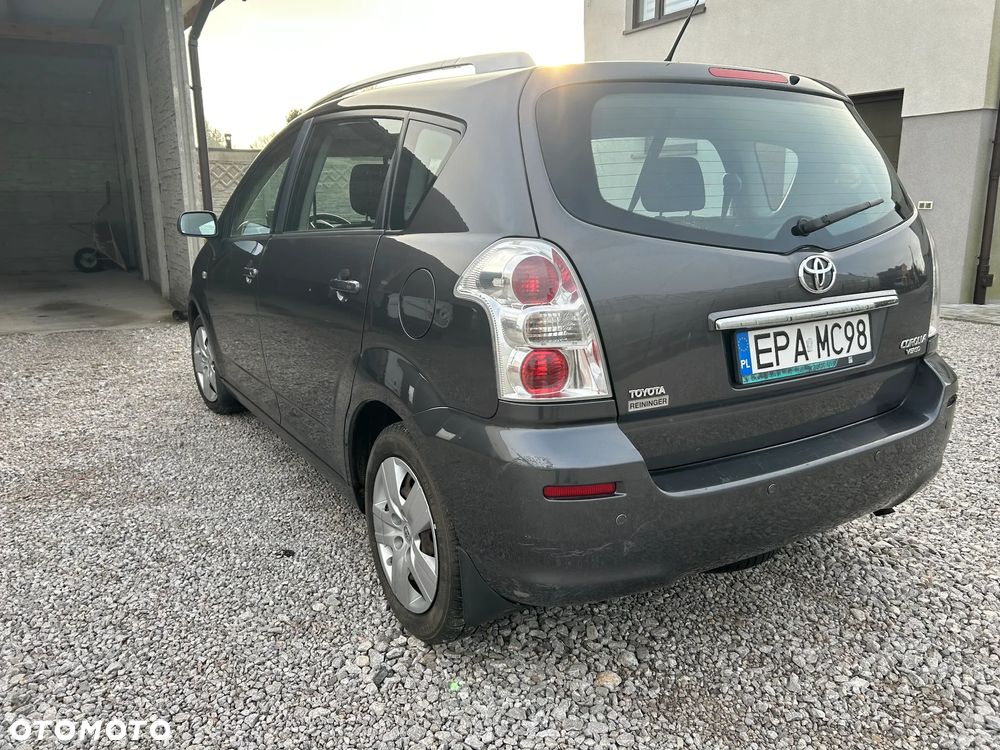 Toyota Corolla Verso - 1