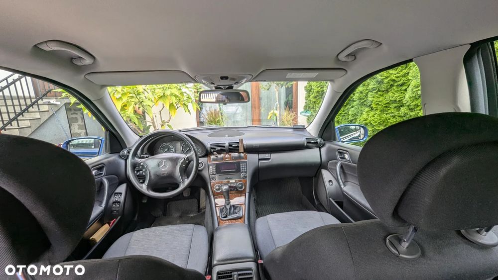 Mercedes-Benz Klasa C 180 T Kompressor Classic - 18