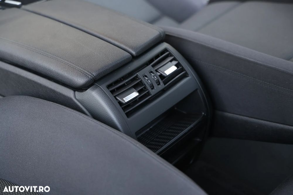 BMW Seria 5 518d Aut. - 31