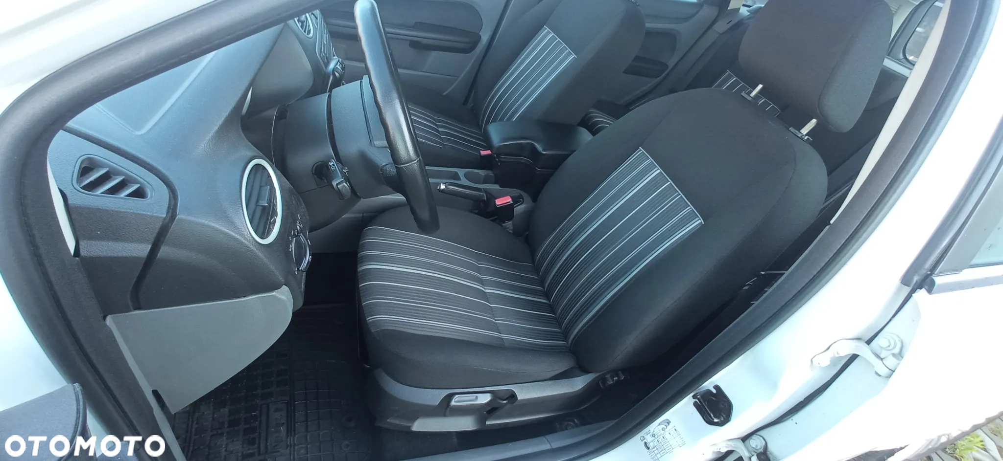 Ford Focus - 11