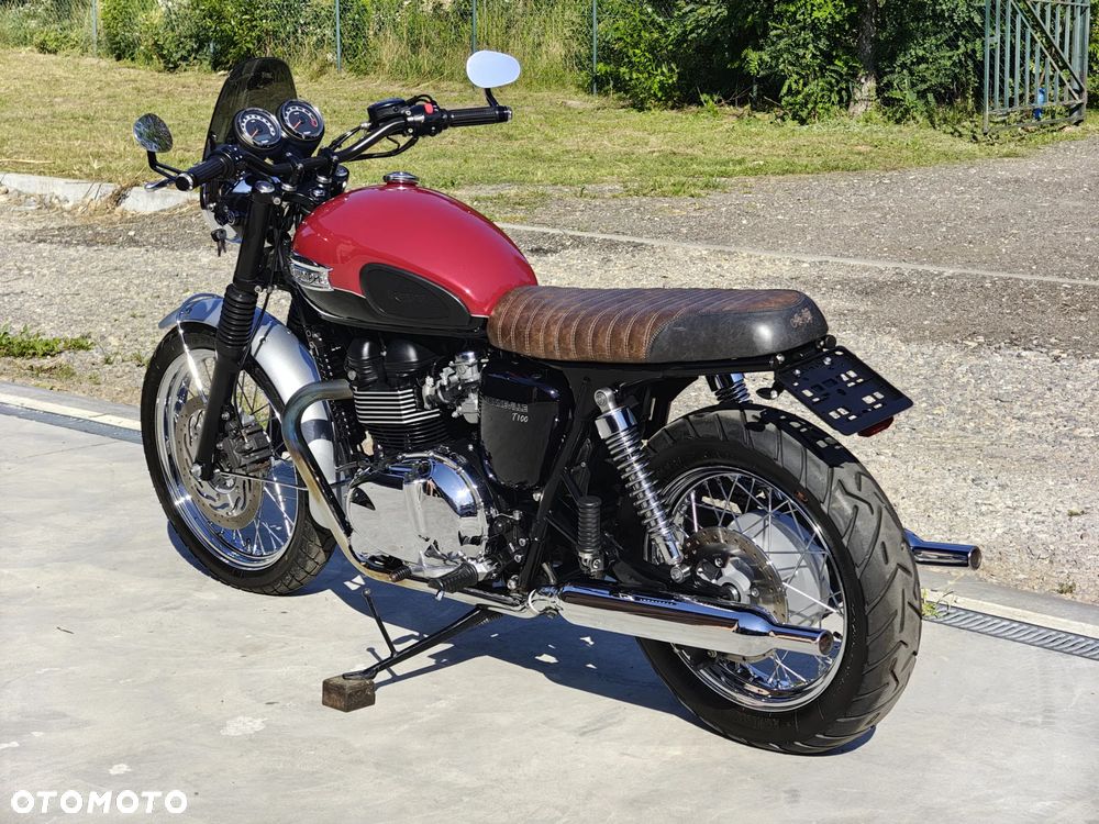 Triumph Bonneville - 4