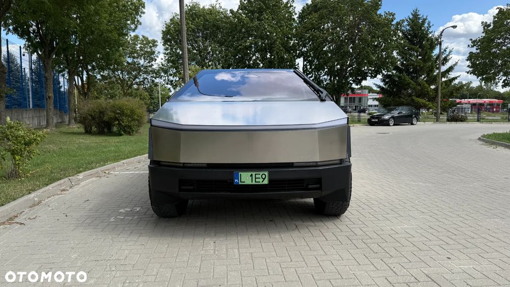 Tesla Cybertruck - 2