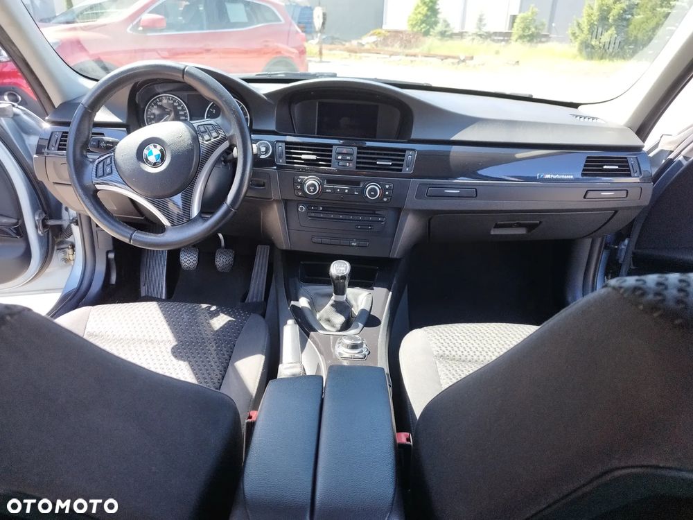 BMW Seria 3 320i - 7