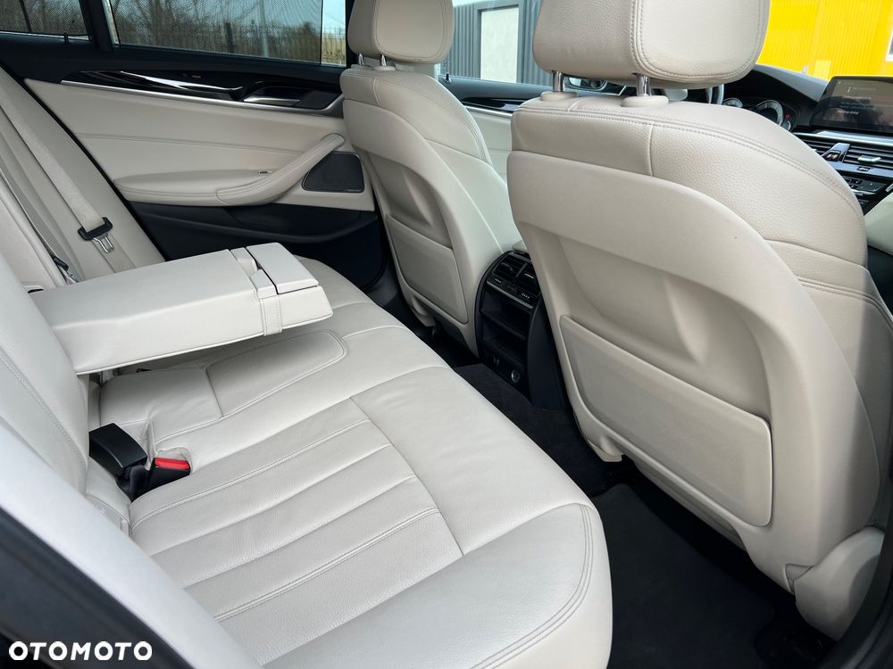 BMW Seria 5 520d xDrive Luxury Line sport - 20