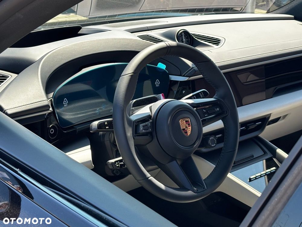 Porsche Macan - 27