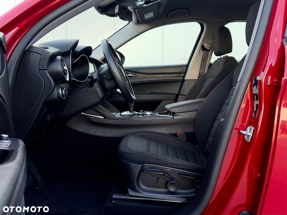 Alfa Romeo Stelvio - 18