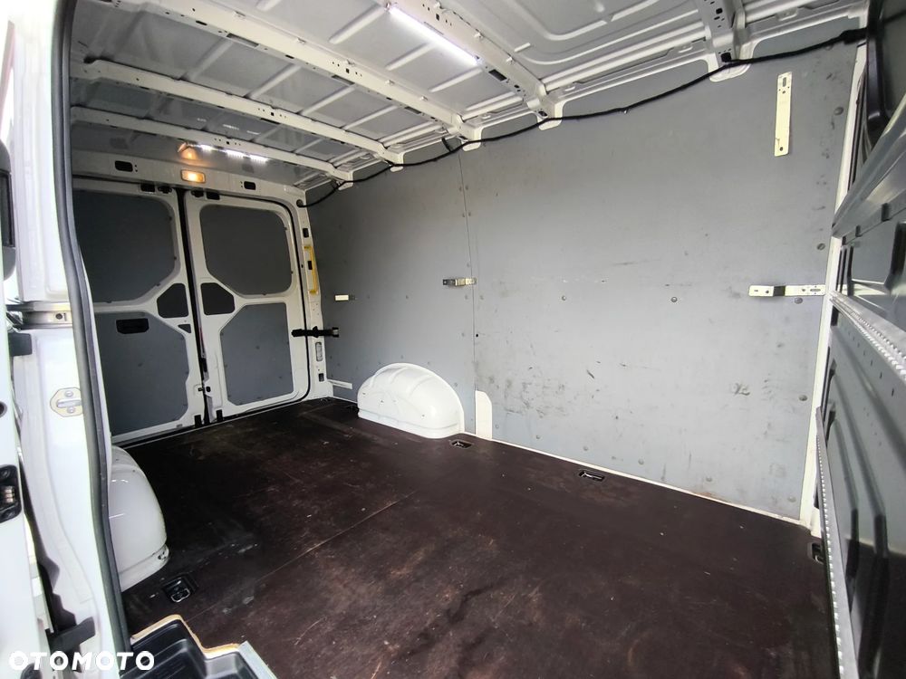 Volkswagen Crafter - 23