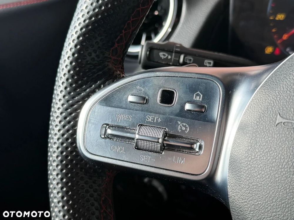 Mercedes-Benz GLB 200 4-Matic AMG Line 8G-DCT - 15