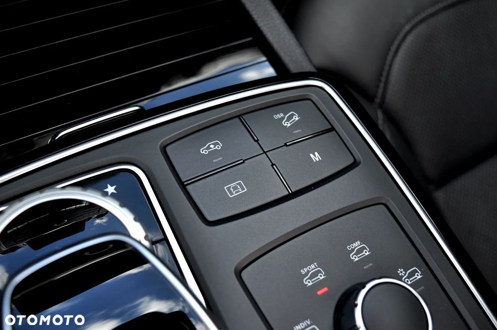 Mercedes-Benz GLE - 26