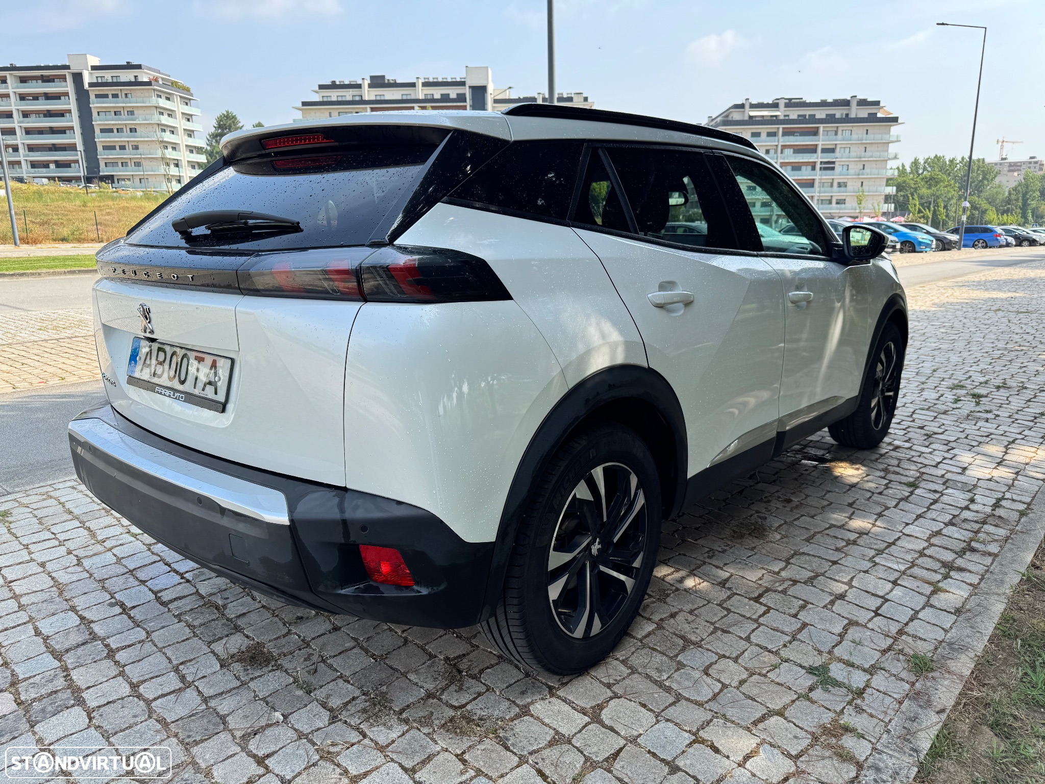 Peugeot e-2008 50 kWh Active Pack - 4