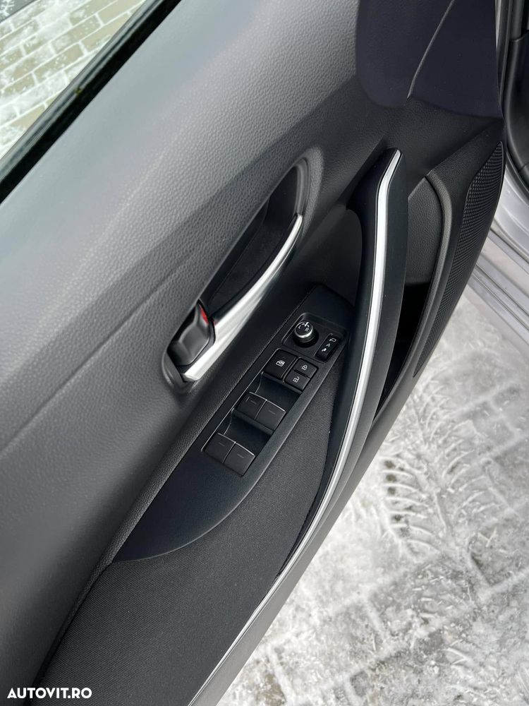 Toyota Corolla 1.8 Hybrid Comfort - 19