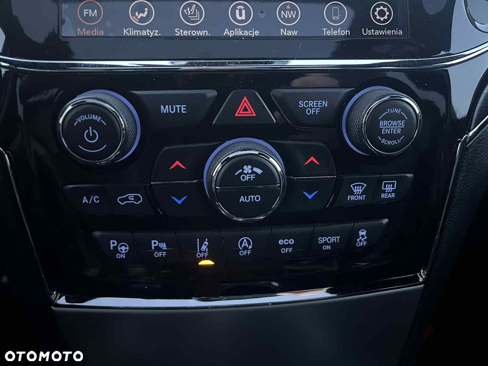 Jeep Grand Cherokee - 16