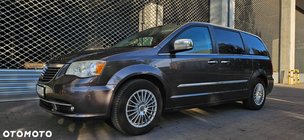 Chrysler Town & Country 3.6 Touring - 12