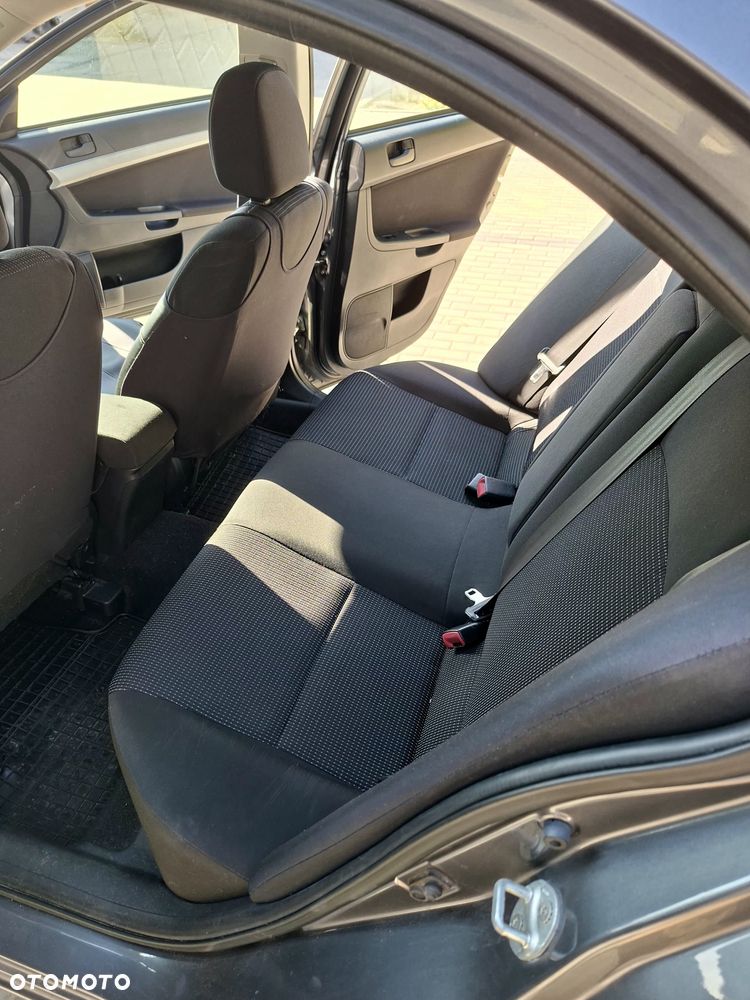 Mitsubishi Lancer 1.5 Inform - 11