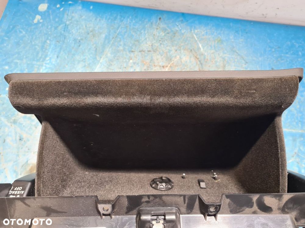 SCHOWEK PASAŻERA Z KLIATYZACJĄ VW PASSAT B6 - 2