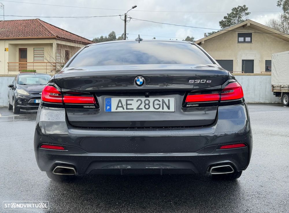 BMW 530 e Pack M - 12