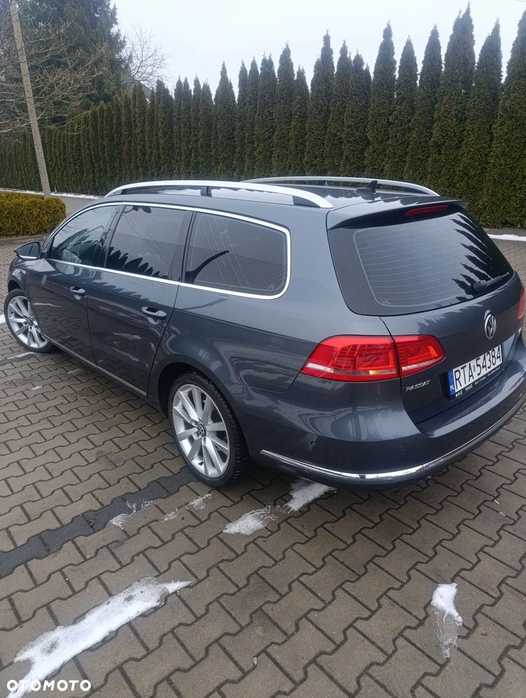 Volkswagen Passat 2.0 TDI Highline - 28