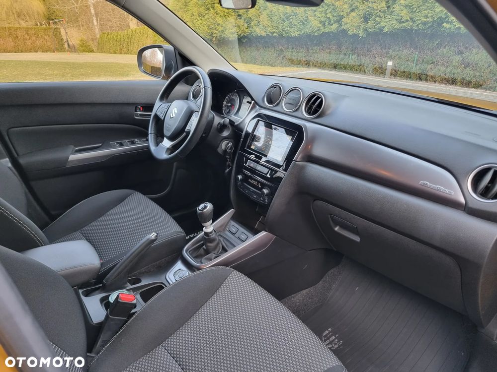 Suzuki Vitara 1.4 Boosterjet SHVS Premium 4WD - 18