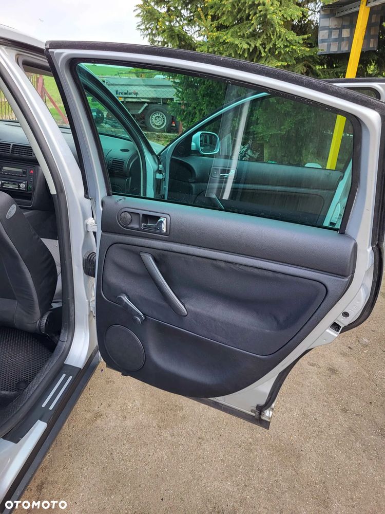 Volkswagen Passat 1.9 TDI Basis - 14