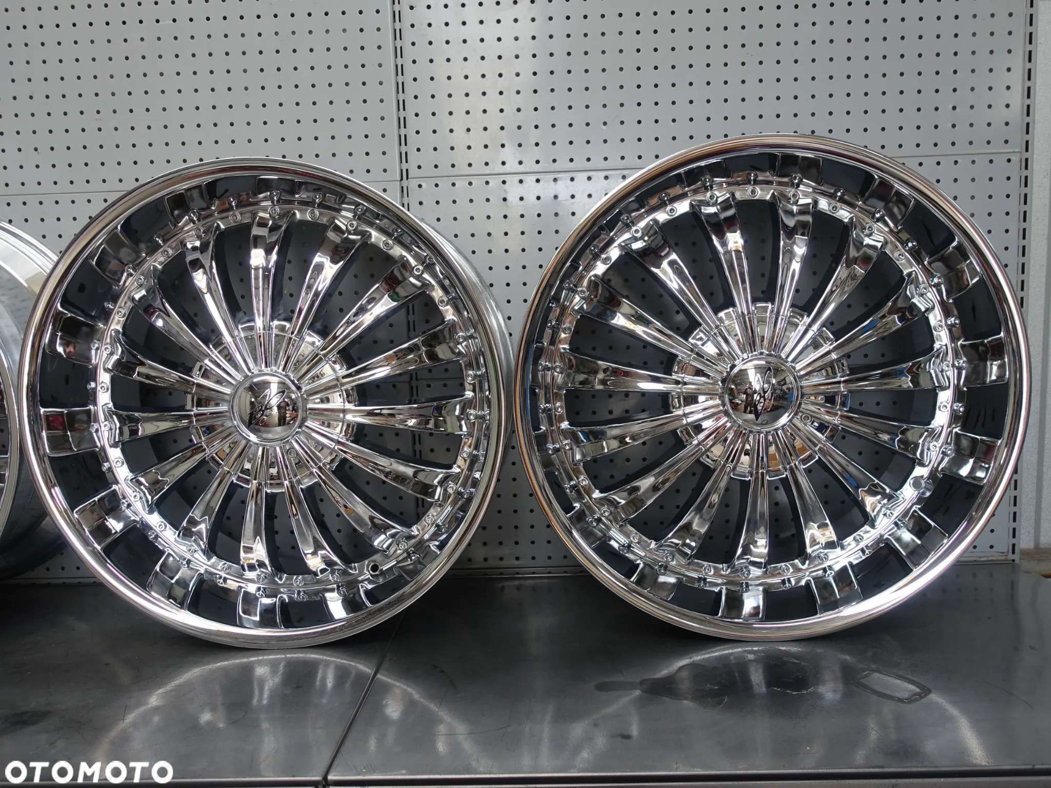 Felgi Chrom Chrysler 300C 22" 9,5J ET15 5x114,3 5x120 - 5