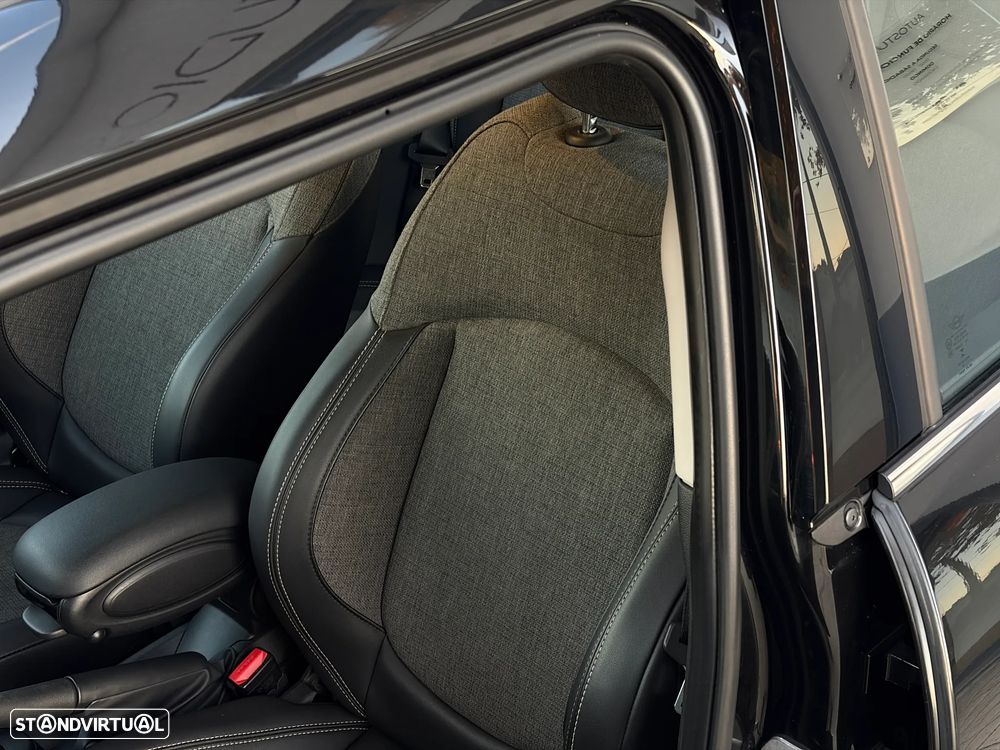 MINI 5 Portas Cooper Aut. Essential - 27
