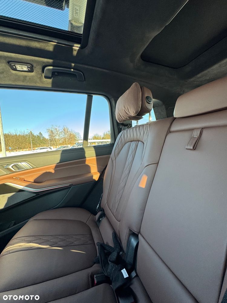 BMW X7 - 25