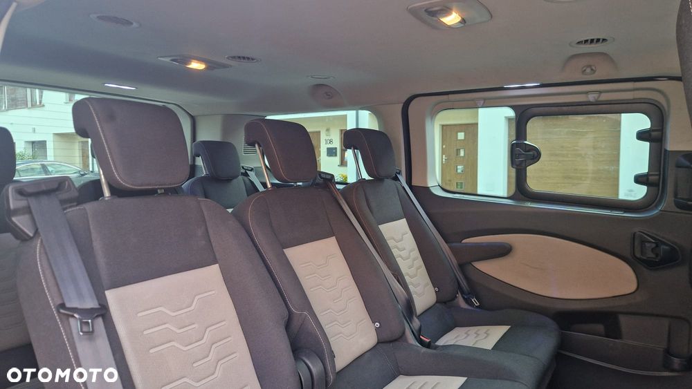 Ford Tourneo Custom - 15
