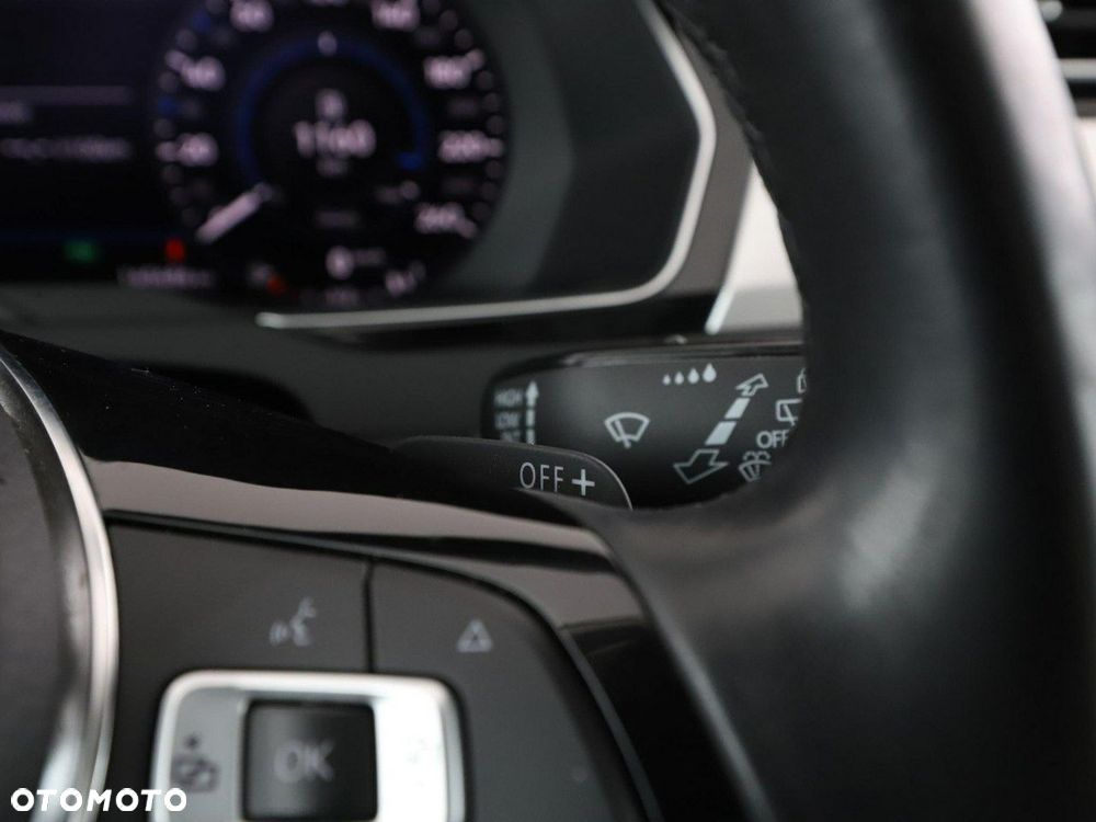 Volkswagen Passat - 34