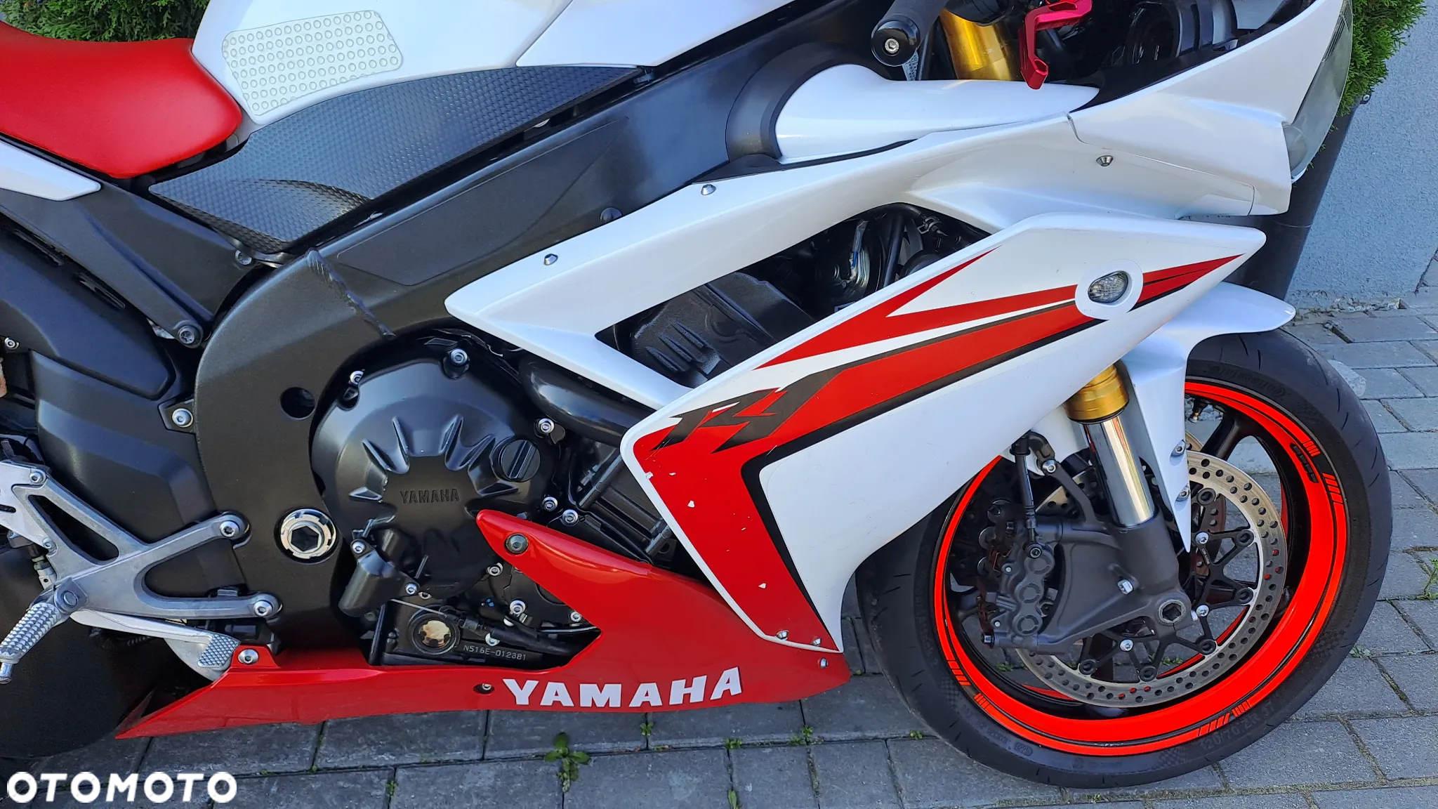 Yamaha R1 - 19