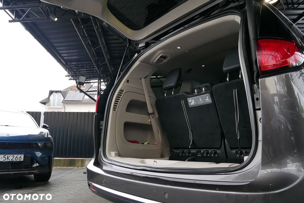 Chrysler Pacifica - 29