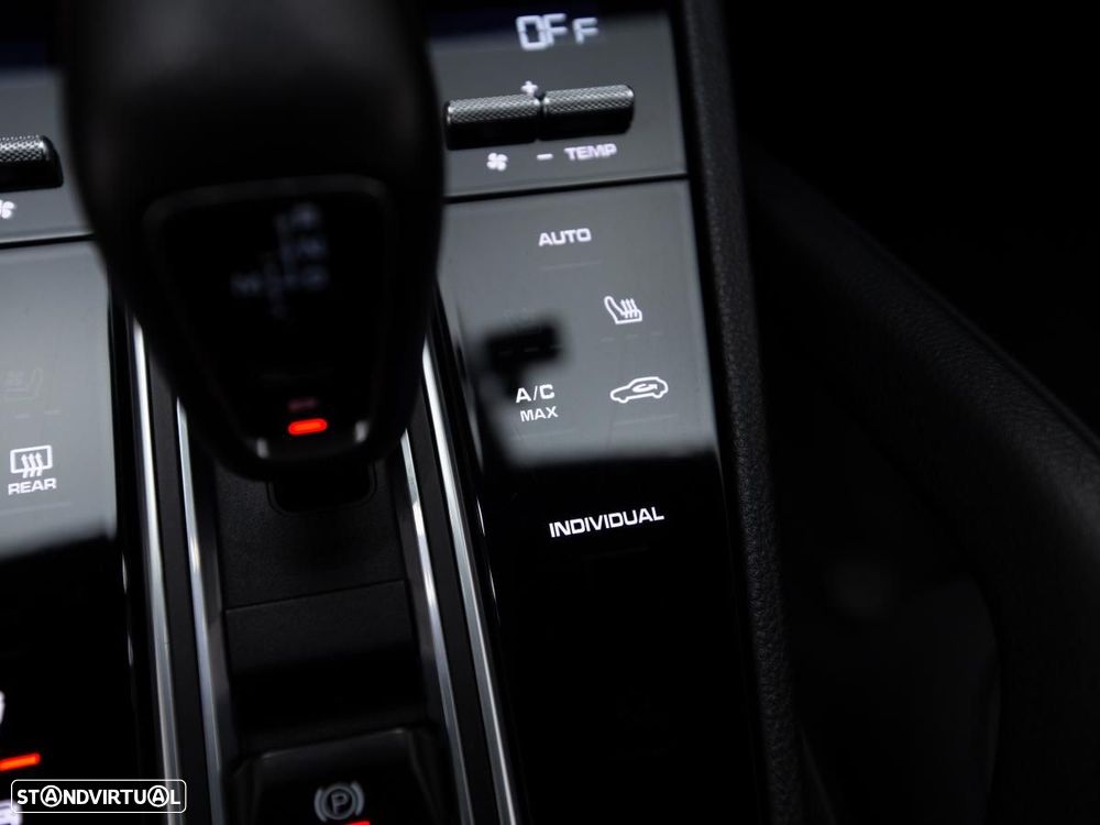 Porsche Cayenne Coupé E-Hybrid - 29