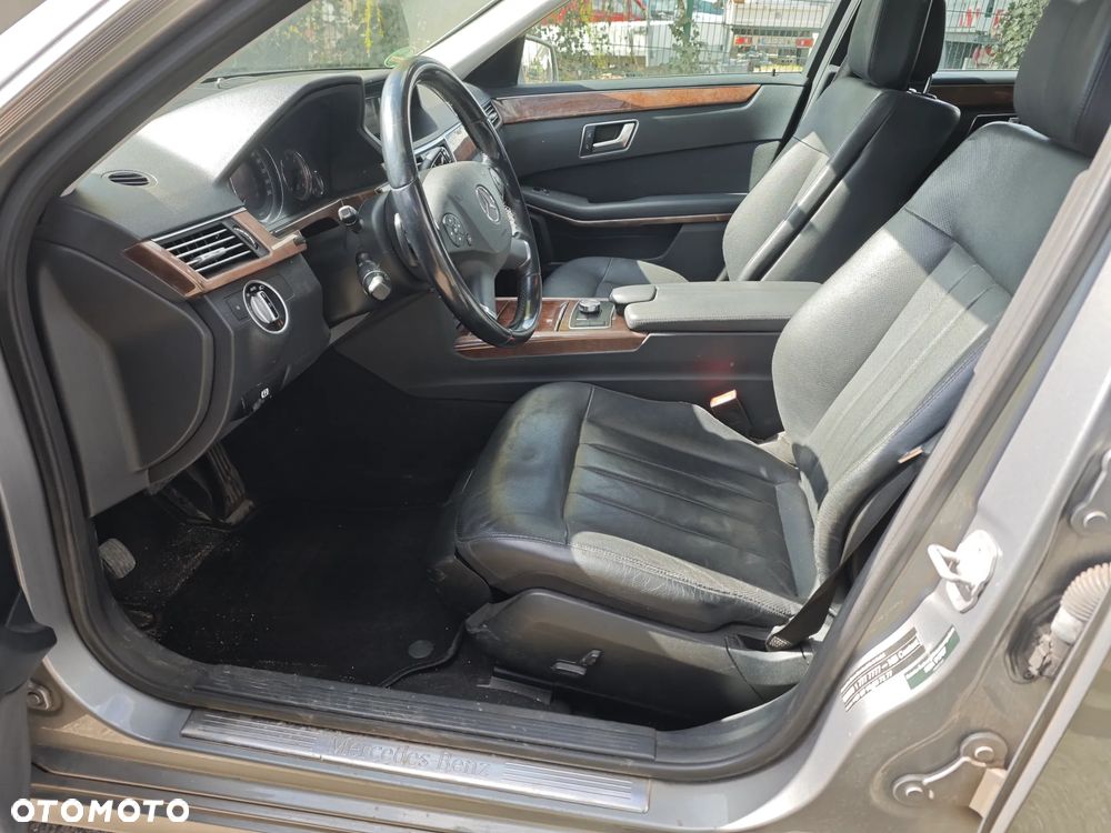 Mercedes-Benz Klasa E 220 CDI DPF BlueEFFICIENCY 7G-TRONIC Elegance - 6