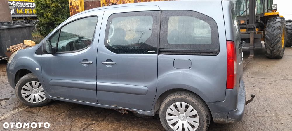 citroen berlingo III 08-12  KLAPA TYLNA - 2