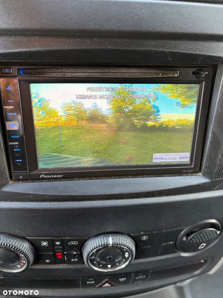 Mercedes-Benz Sprinter - 16