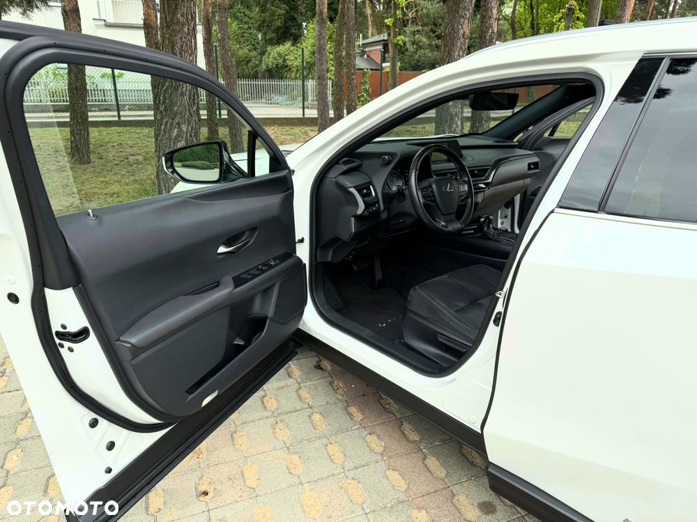 Lexus UX 250h Prestige 2WD - 18