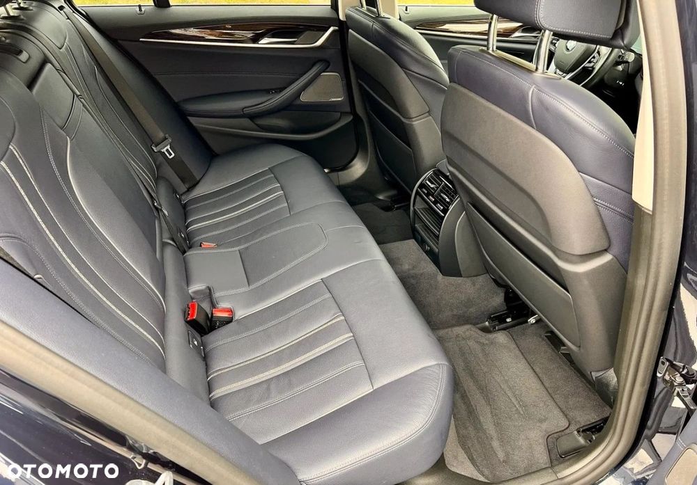 BMW Seria 5 520d M Sport Edition - 34