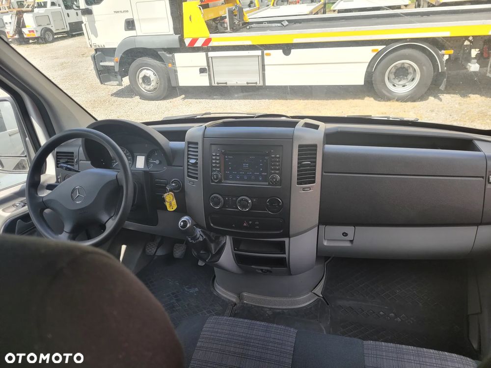 Mercedes-Benz Sprinter - 26