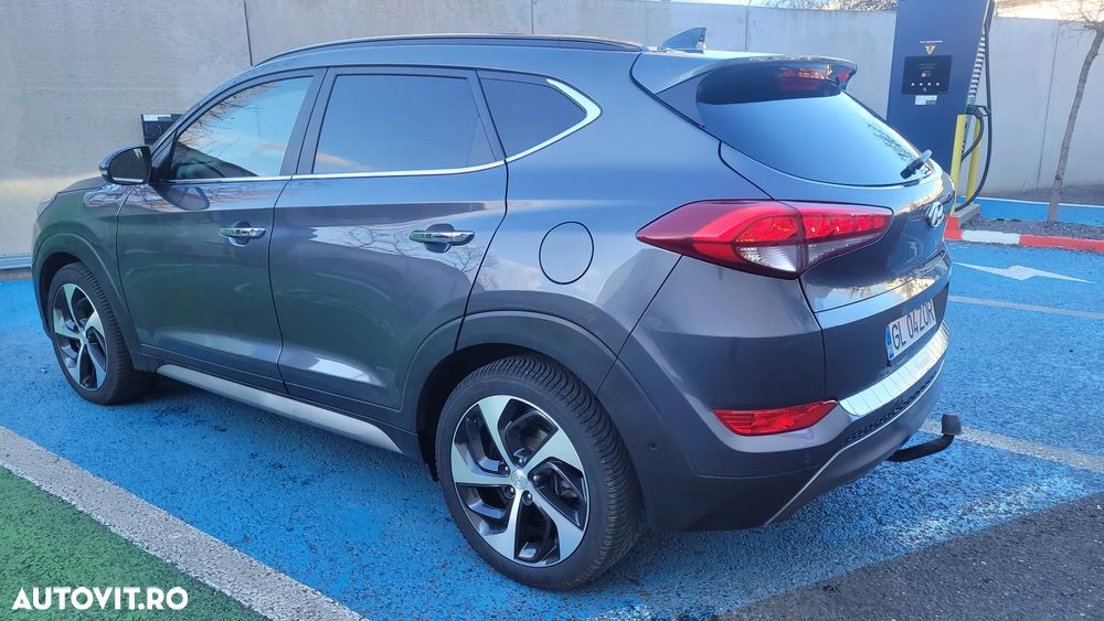 Hyundai Tucson 2.0 CRDI 4WD Automatik Premium - 6