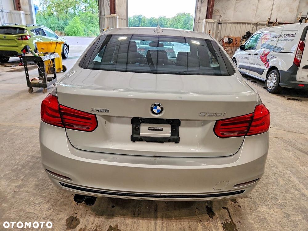 BMW Seria 3 330i xDrive Sport Line - 6