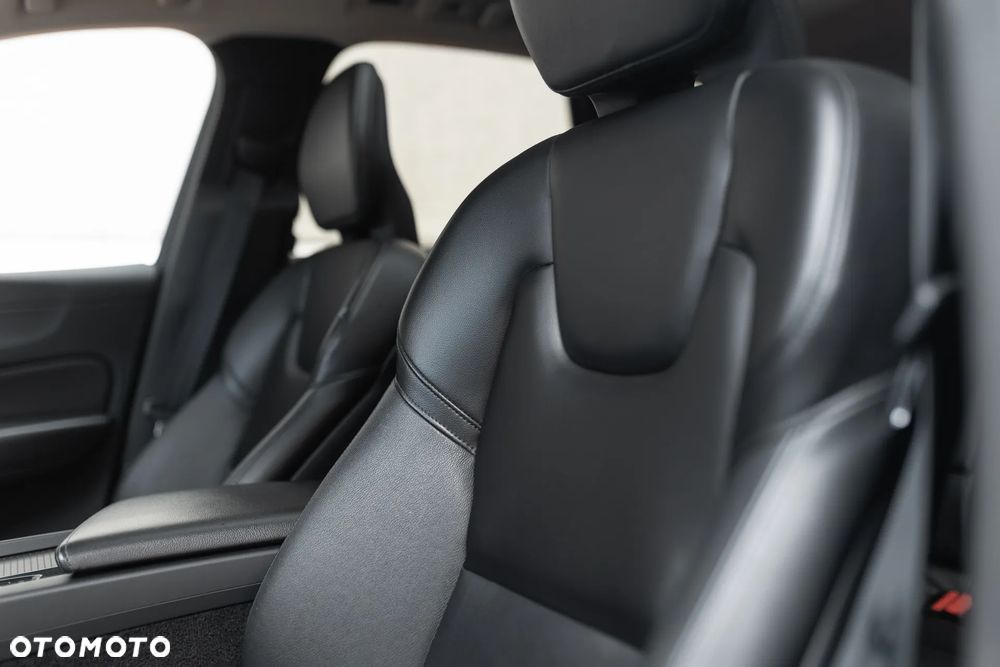 Volvo XC 60 T6 AWD Geartronic Momentum - 12